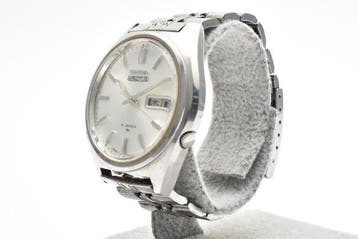 Seiko - Seiko 5 Vintage Automatic Day-Date Watch - Sans prix