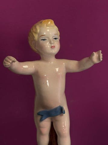 Ronzan - Statuette, Putti beeldje op sokkel, 13cm, 1940-1950