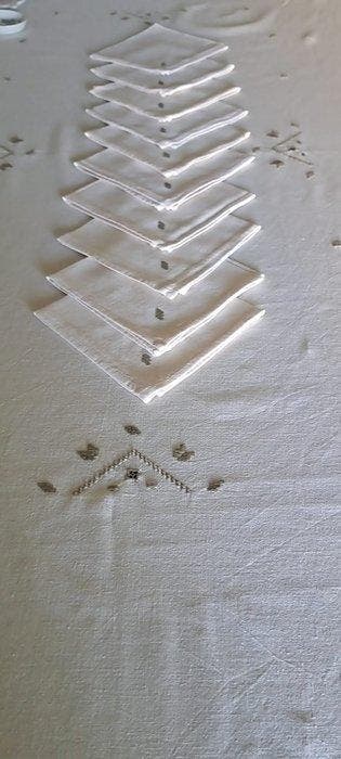 Tafelkleed (11) - 200 cm - 120 cm - vintage in puur linnen