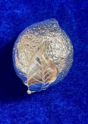 ARDE - Beeldje - Lemon - Kwaliteitsgelamineerd zilver, Antiek en Kunst
