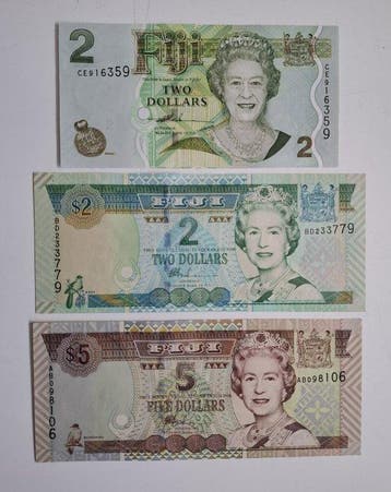 Fiji. - 6 banknotes - various dates - Pick 104a /109a
