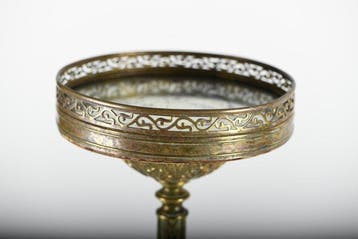 Antieke Neogotische standaard / decoratieve zuil met