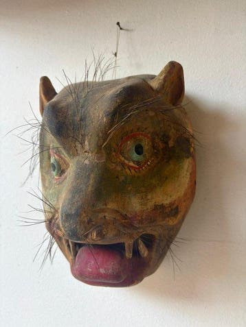 Art primitif / zoomorphique Masque folklorique ancien en
